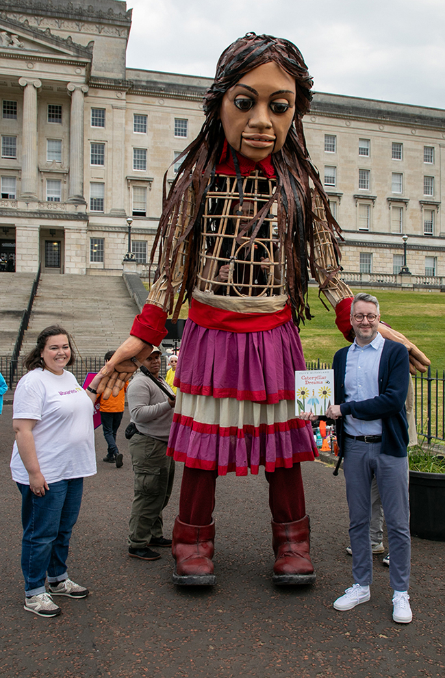 Libraries NI today joined illustrator and author Clive McFarland at Stormont Estate to welcome Little Amal to Northern Ireland
