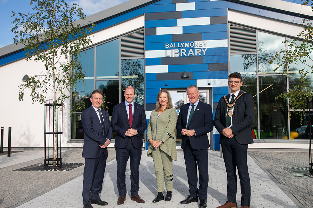 Dr. Jim O’Hagan, Libraries NI Chief Executive, Communities Minister Gordon Lyons, Ms. Bonnie Anley, Chair of Libraries NI and Economy Minister Conor Murphy with Causeway Coast and Glens Mayor Cllr Ciarán McQuillan
